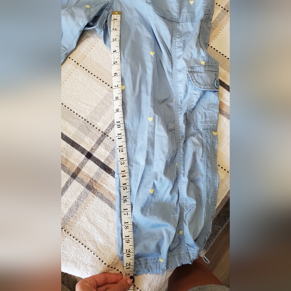 STYLE & CO LIGHT BLUE MID RISE CARGO CAPRIS WITH HEARTS.. - Picture 13 of 13